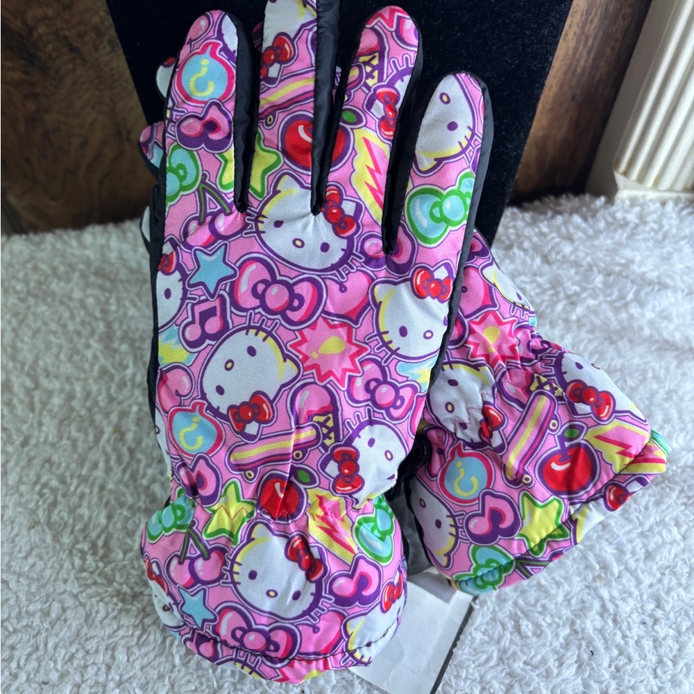 Bioworld Hello Kitty Colorful Kids Mittens - Picture 5 of 8